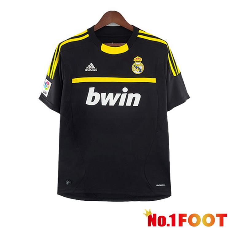 Real Madrid Football Jersey Goalkeeper Retro Black 2011-2012